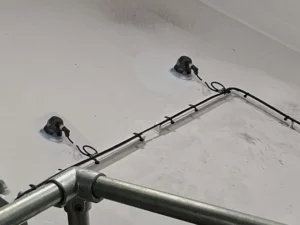 Ship's hull free of fouling thanks to ultrasonic antifouling